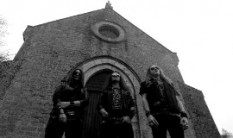 AU CHAMP DES MORTS reveal a new song